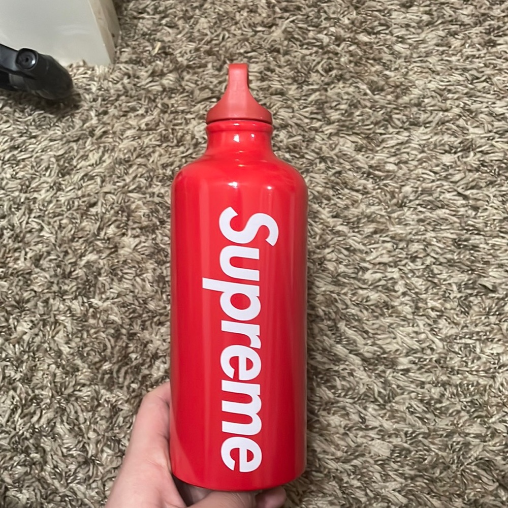 Travel water bottle red